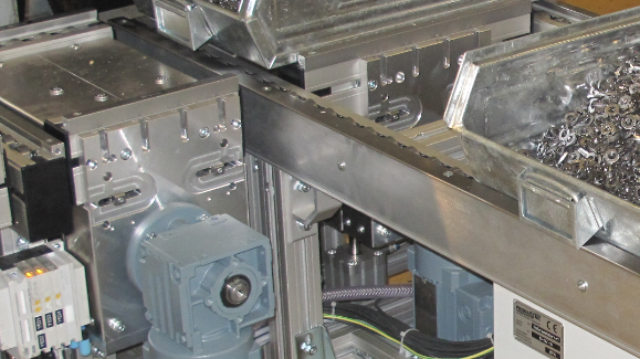 Kistenwechsler erhöht den Automatisierungsgrad beim Stanzen, der Weg zur automatisierten Produktion
